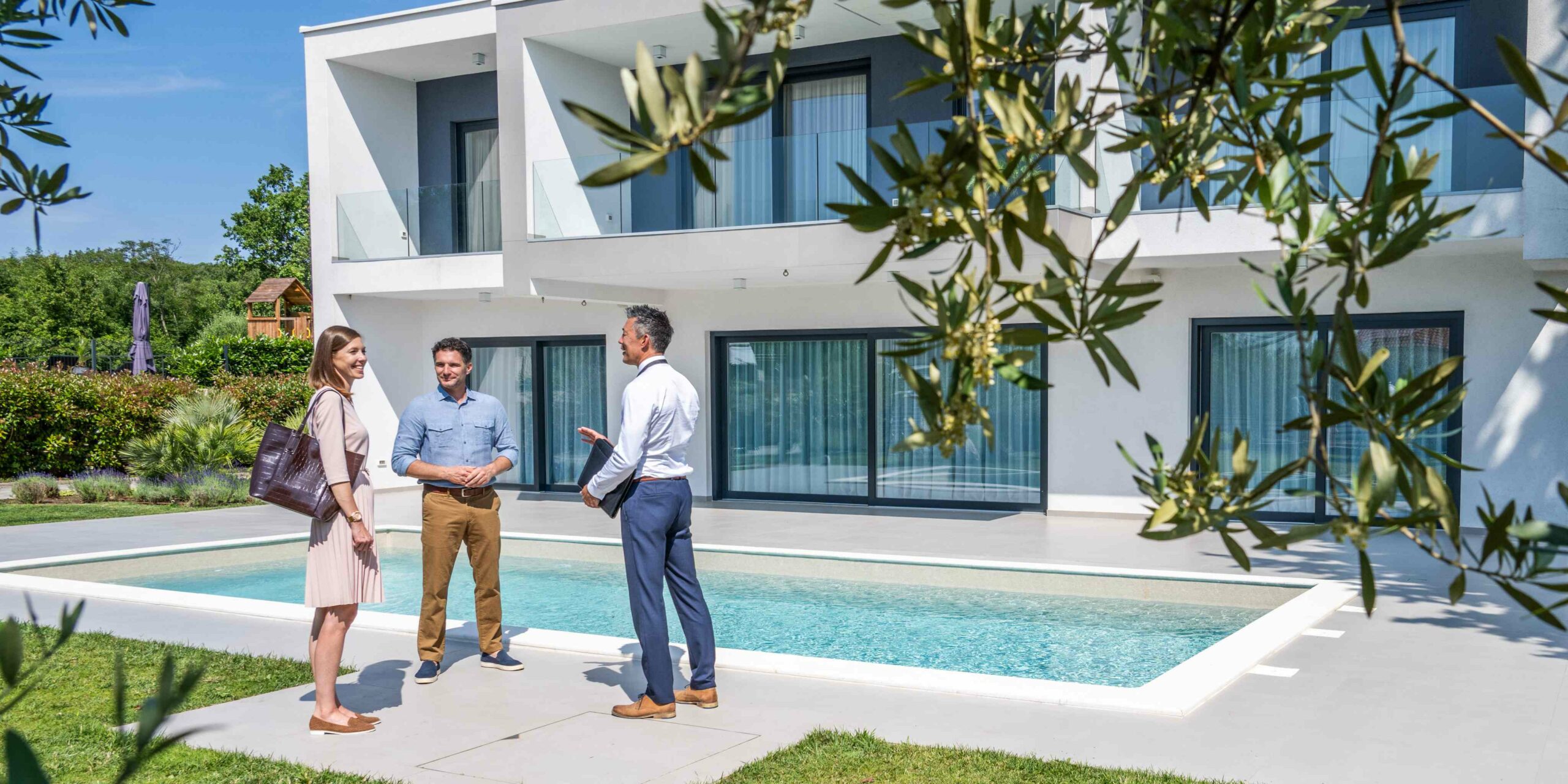 TRENDS IN GLOBAL WEALTH AND THE LUXURY MARKET<br> <i>Viễn Cảnh Tương Lai Phồn Vinh</I>