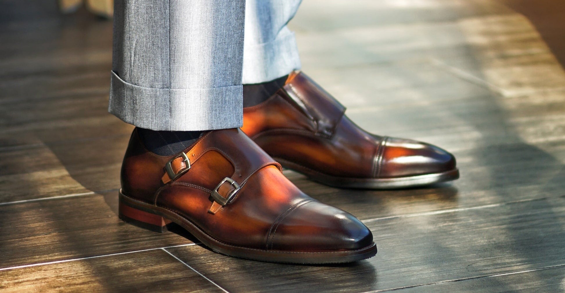 PAIRING THE RIGHT SHOES WITH THE RIGHT SUIT<br> <i>Nghệ Thuật Kết Hợp Giày Và Suit</I>