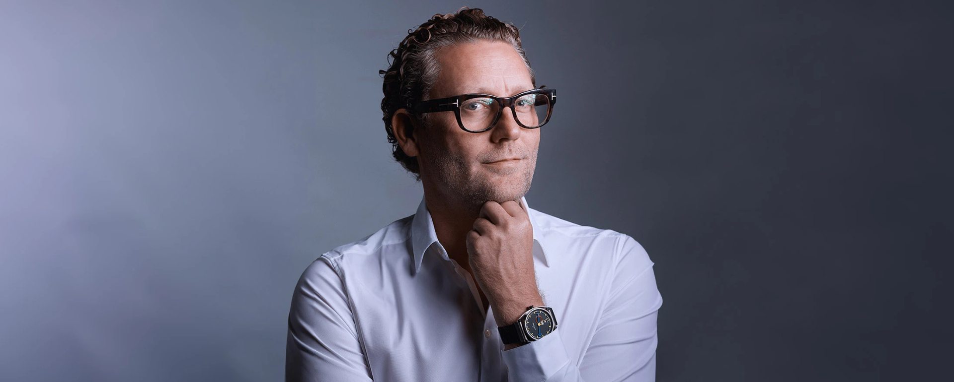 MANUEL EMCH<br> <i>Tái Định Nghĩa Sự Xa Xỉ Của Đồng Hồ</I>