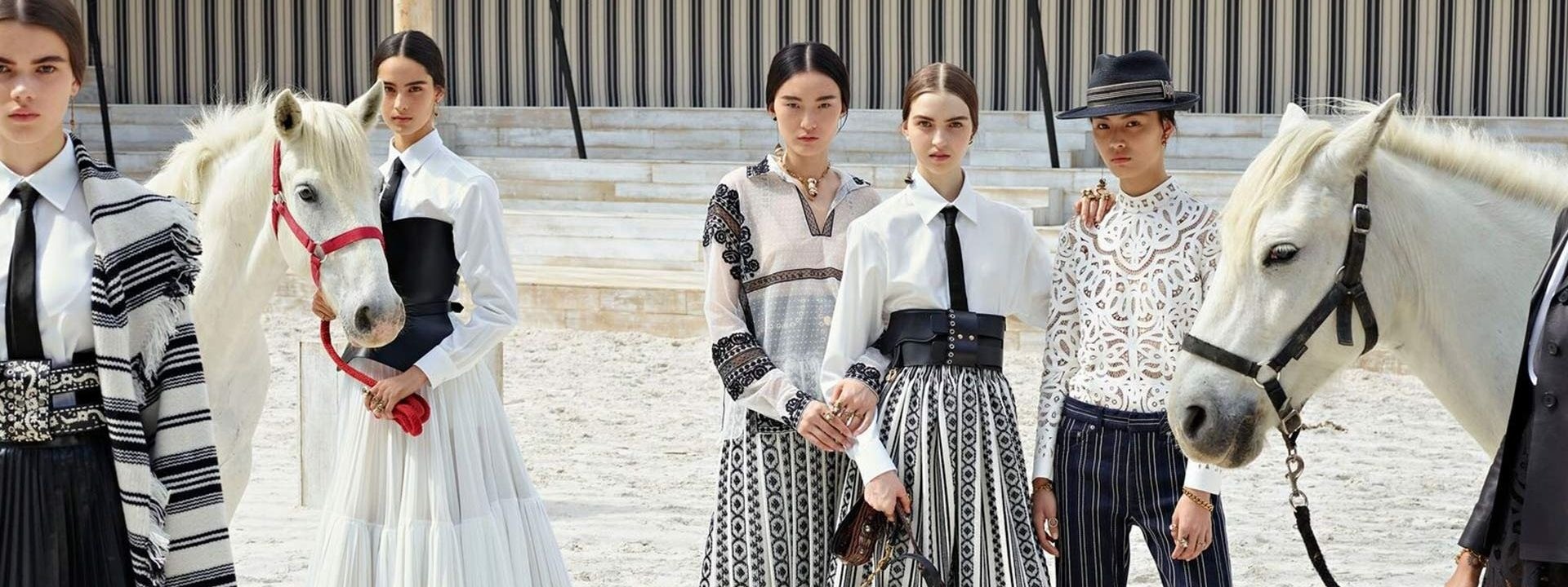 CHANTILLY LACE<br> <i>“Nữ Hoàng” Của Muôn Loại Ren</I>