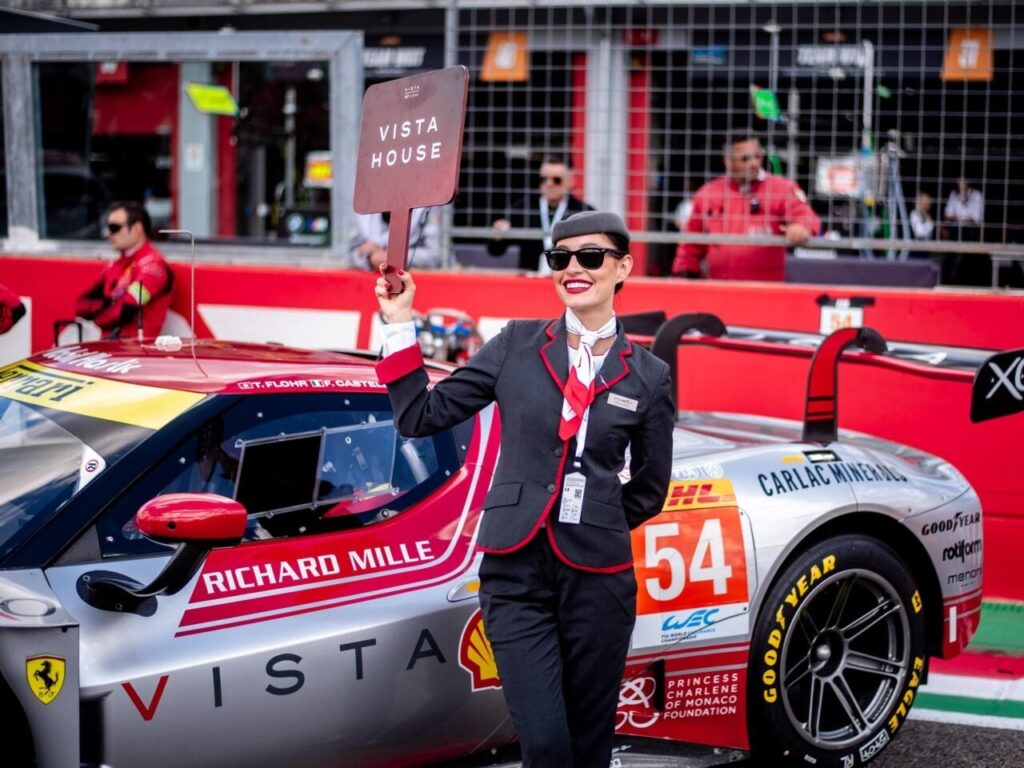 Private jet vào thế giới đua xe F1