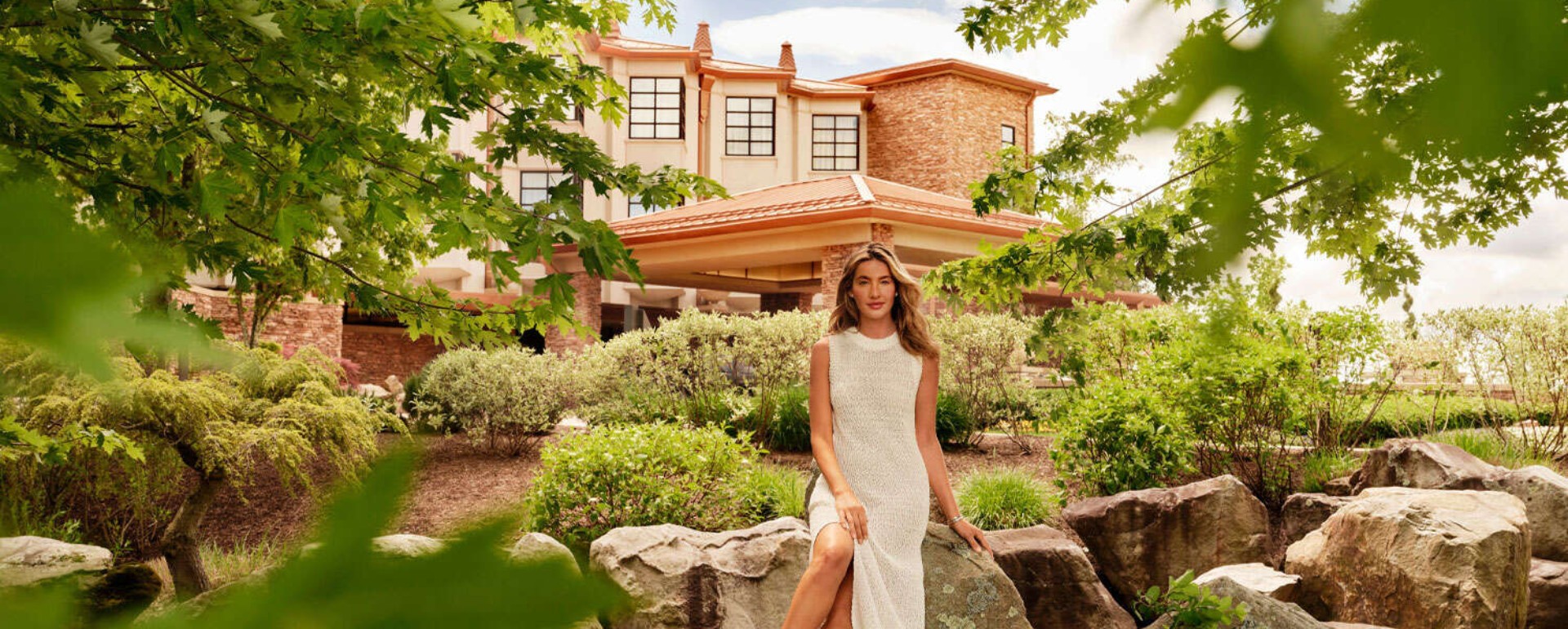 NEMACOLIN <br> <i>Vùng Đất Của Phép Màu Bất Tận</I>