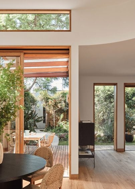 The Black Badge Spectre <br><i>also redefines the high-class personality </i>