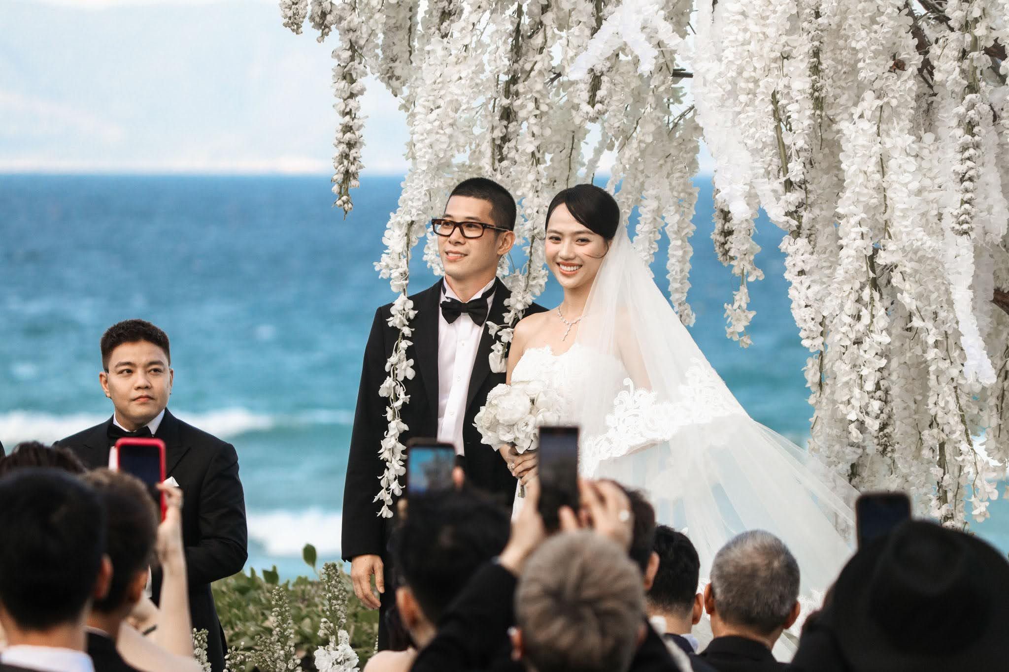 BEST WEDDING VENUES IN VIETNAM <br> <i>Những Không Gian Cưới Lãng Mạn Bậc Nhất Việt Nam</I>