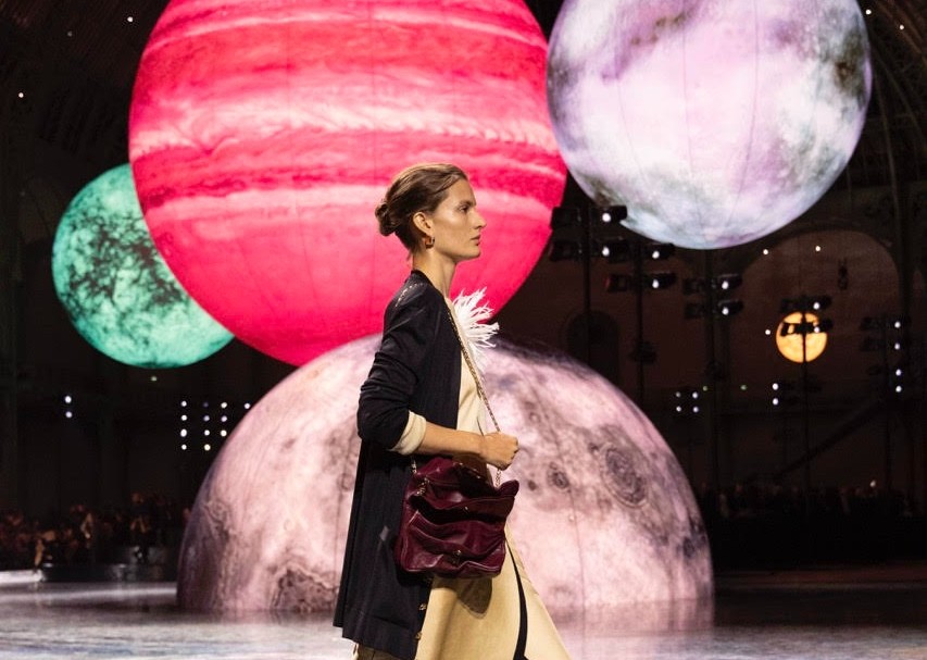 CHANEL’S SPRING/SUMMER 2026 <br> <i>Vũ Trụ Mới Của Matthieu Blazy</I>